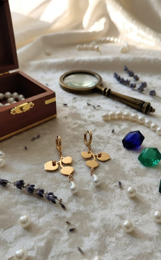 Heritage Heart Leaf Pearl Drops