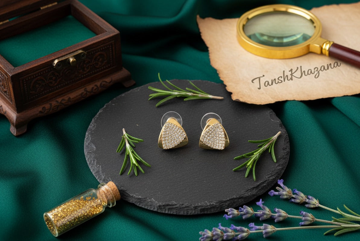 Glitz pyramid studs